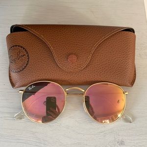 Ray-Ban Round Sunglasses - Pink/Violet lense